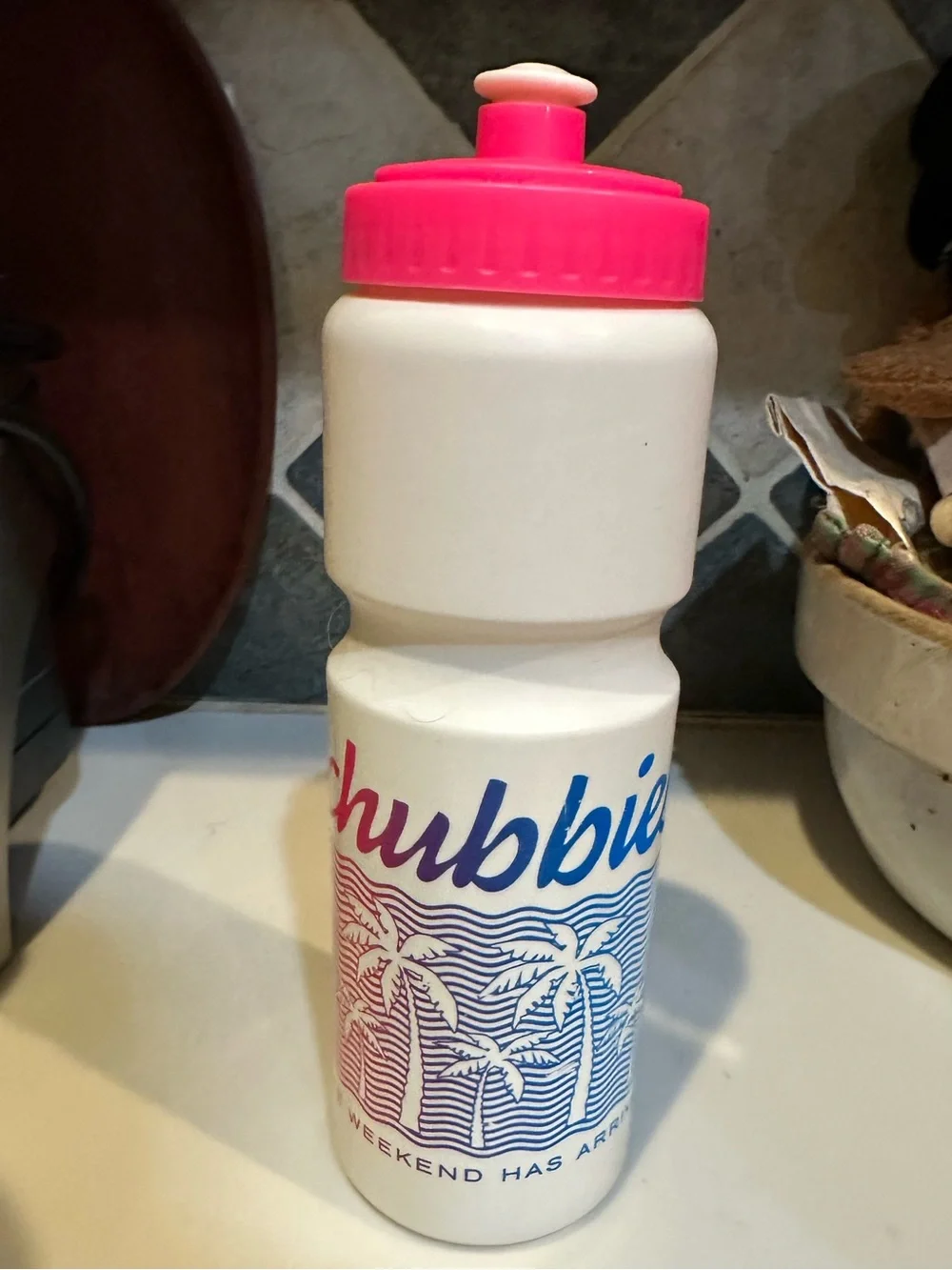 CHUBBIES WATER BOTTLE SQUEEZE WORKOUT SPORTS HYDRATION HYDRATE PINK BLUE WHITE